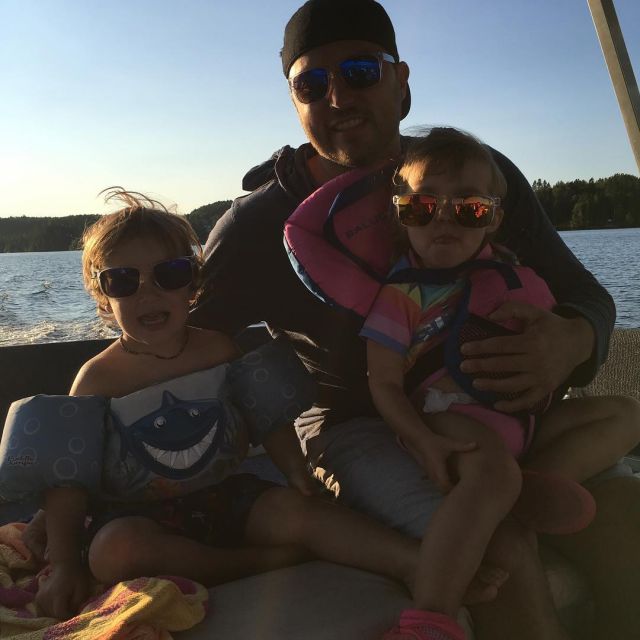 Belle journée de ponton Uniq sur le Saguenay! #lunetteuniq #sunnyday#saguenayfjord #transparentpower!